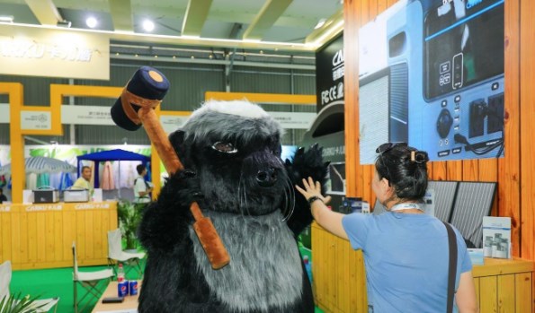 天生赢家凯发一触即发团宠——酷哥在ISPO上海户外展，上线！