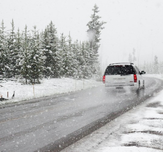 汽车应急启动电源：长途自驾游的得力伴侣